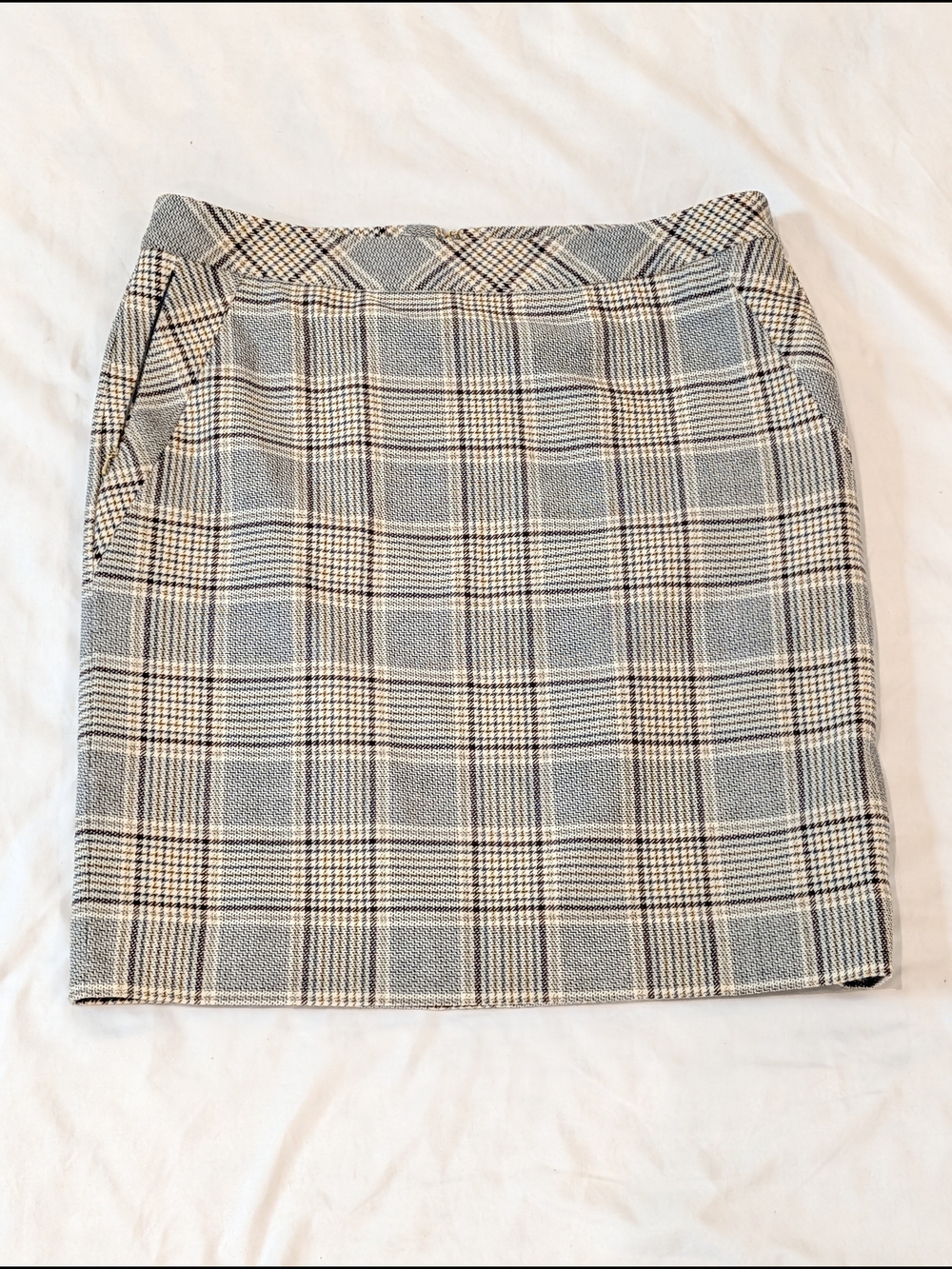 Etcetera Plaid Pencil Skirt in Gray and Cream With Pockets And Gold Zippers